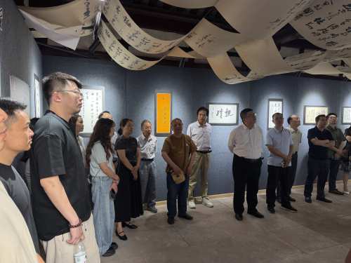 72f5bed4b0f4af6346cc632c8724ea1f.jpg